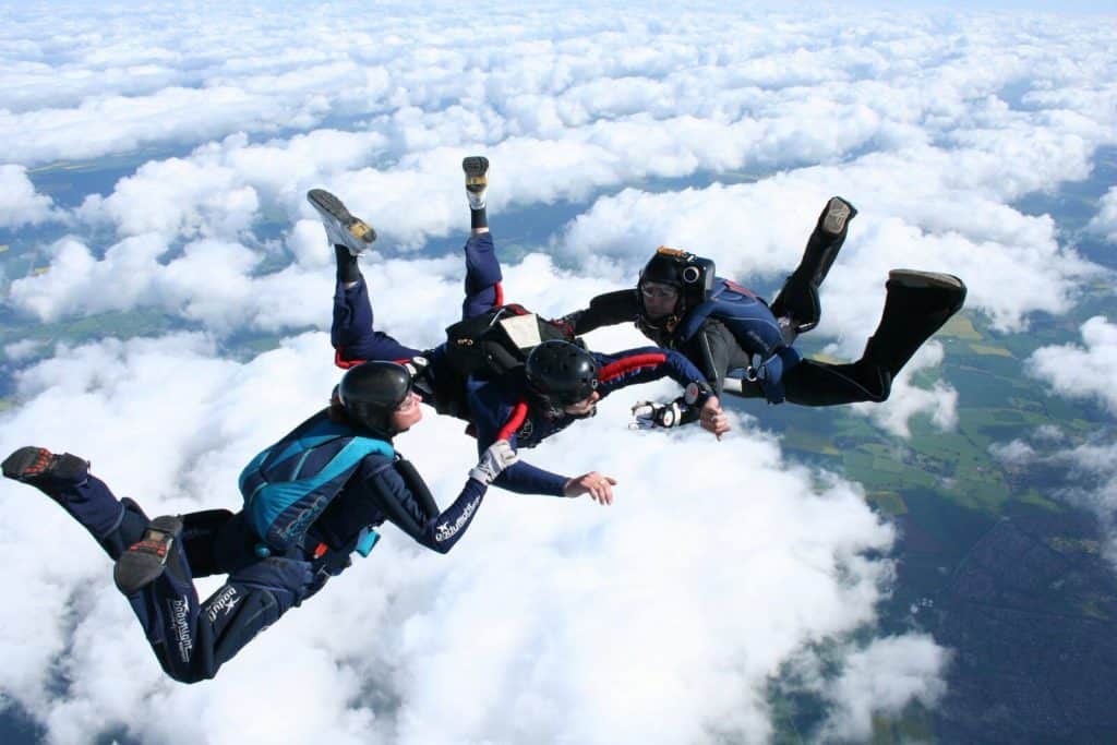 learn skydiving course