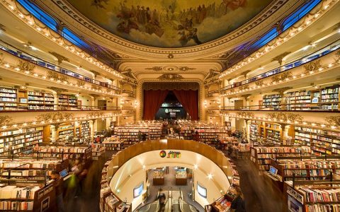 This Magnificient 100-Year-Old Theatre Is Now A Bookstore This Magnificient 100-Year-Old Theatre Is Now A Bookstore