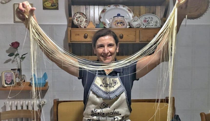 Find out what goes into making the world’s rarest pasta: Su Filindeu Find out what goes into making the world’s rarest pasta: Su Filindeu