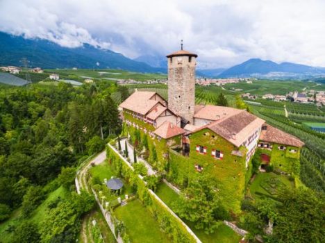 Alert! Italy is giving away hundreds of old castles and monasteries for free. Alert! Italy is giving away hundreds of old castles and monasteries for free.